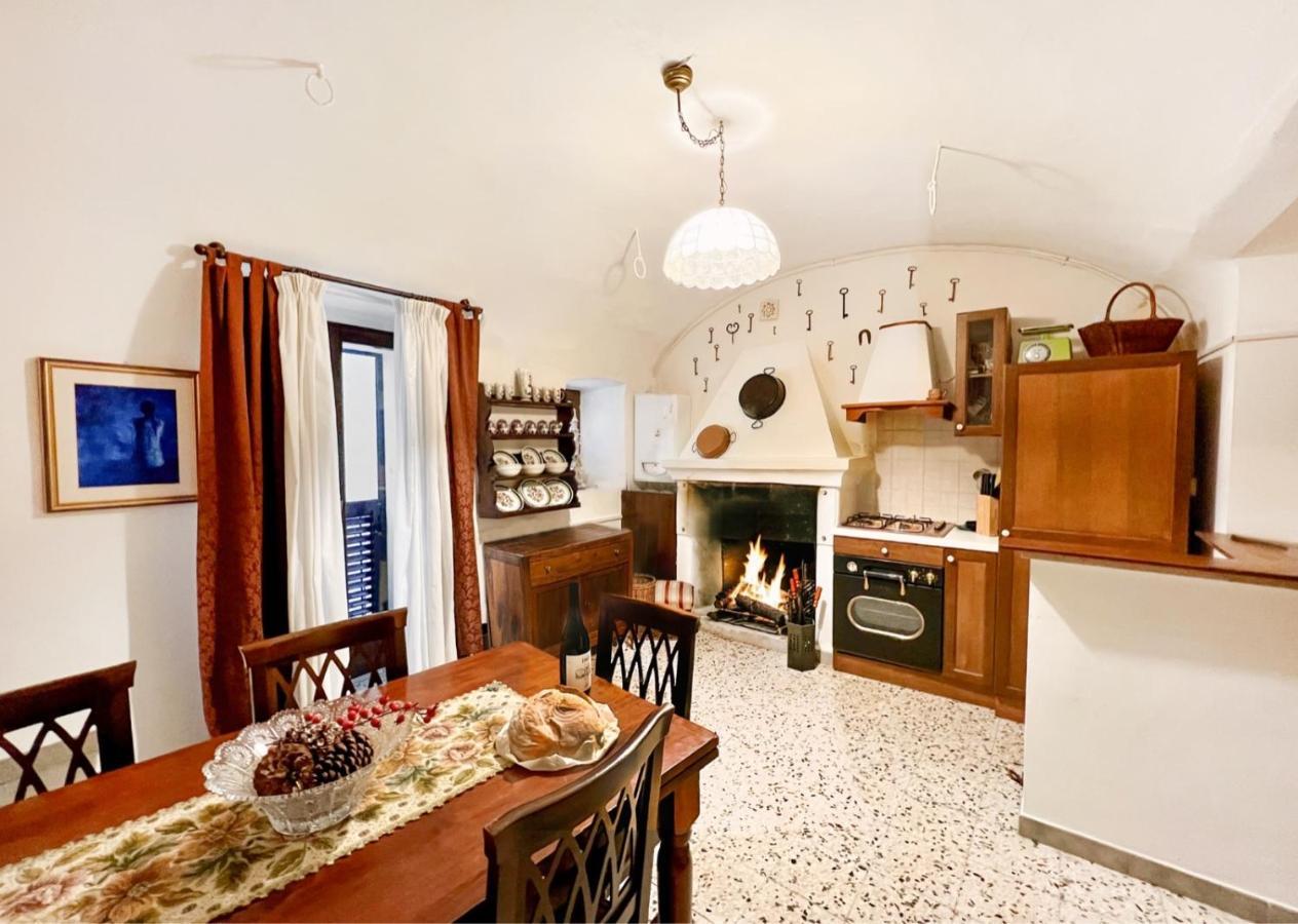 I Due Gradoni Stone House Apartman Pacentro Kültér fotó